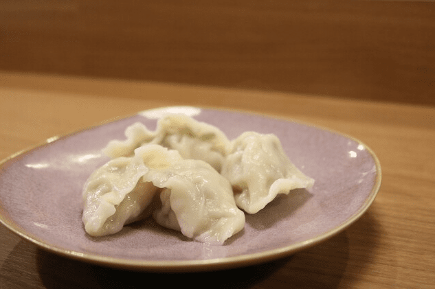 水餃子(4個)